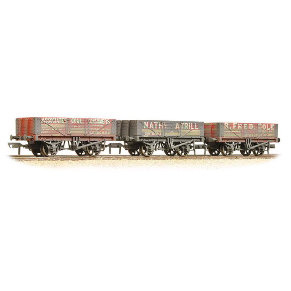 Bachmann 37-097 5-Plank Wooden Floor Triple Pack Private Owner Coal Traders (W)