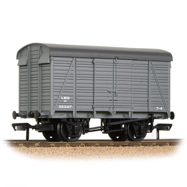 Bachmann 38-080C Southern 12 TON 2+2 Planked Vented Van LMS Grey