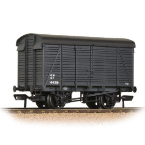 Bachmann 38-083A BR 12 TON 2+2 Planked vented van GWR Grey