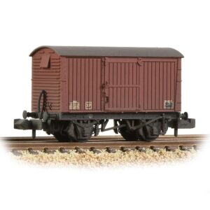 Graham Farish LNER 12T Ventilated Van Corrugated Steel Ends BR Bauxite (Late) [W