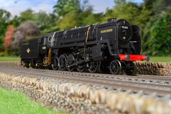 OO Gauge Hornby R30351 BR, Class 9F, 2-10-0, 92203 'Black Prince' BR Black Loco - Image 11
