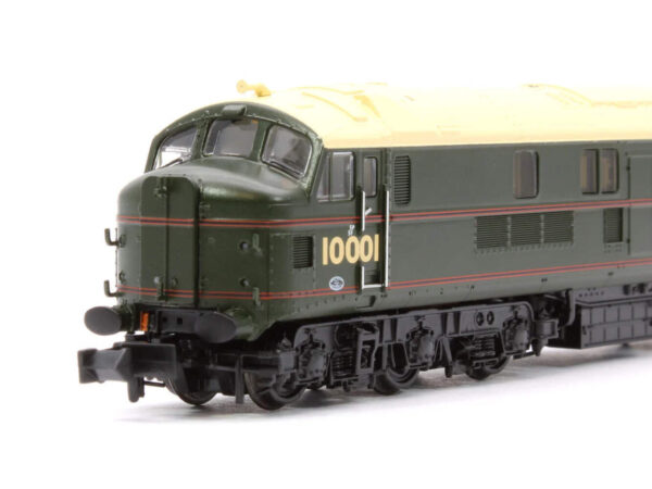 Graham Farish 372-917 LMS 10001 BR Lined Green Late Crest - Image 2