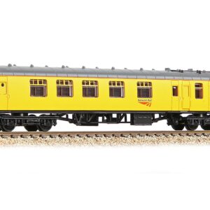 Graham Farish 374-089 BR Mk1 BCK Brake Composite Corridor Network Rail Yellow No.975280