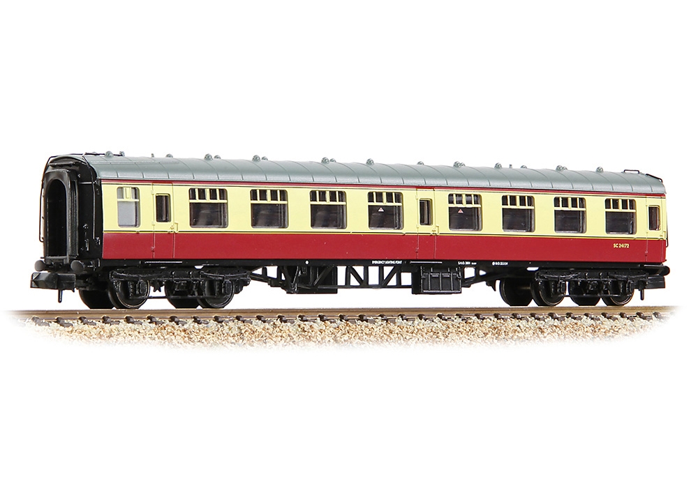 Graham Farish 374-060E BR Mk1 SK Second Corridor BR Crimson & Cream No.24172