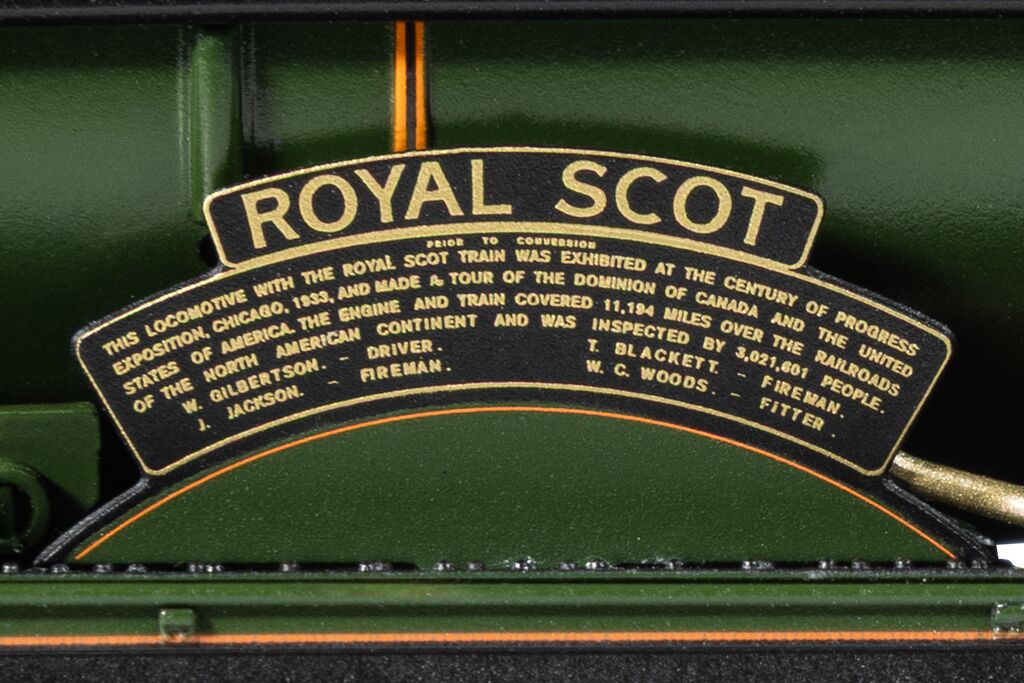 Hornby R30500 Class 7P 4-6-0 BR Green Early Emblem 46100 'Royal Scot' (One:One Collection) Steam Locomotive - Image 4